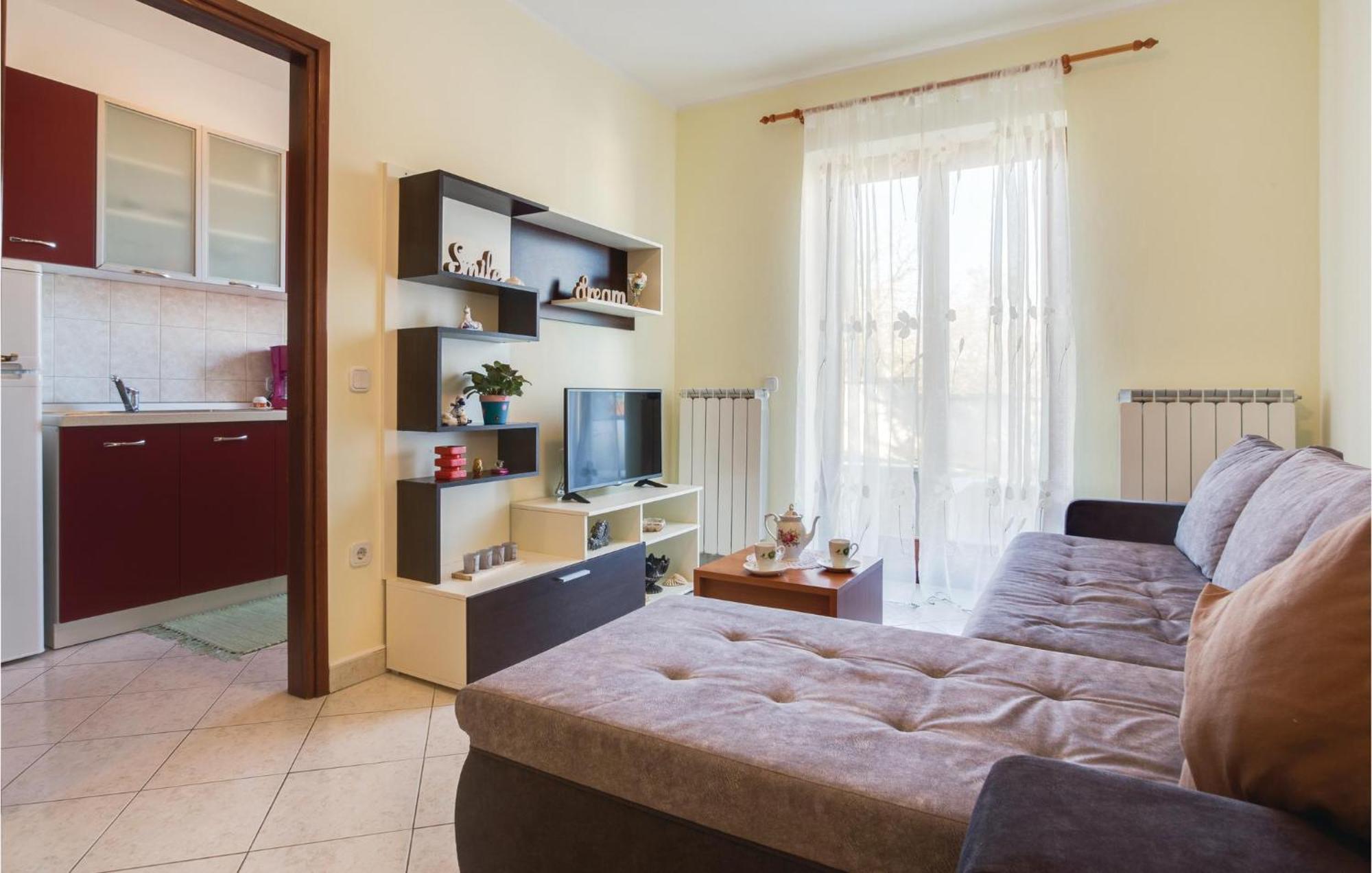 Amazing Apartment In Porec With Kitchen Buitenkant foto