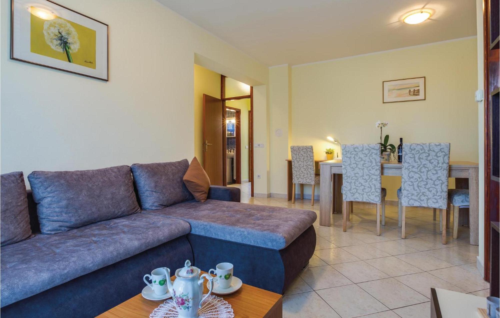 Amazing Apartment In Porec With Kitchen Buitenkant foto
