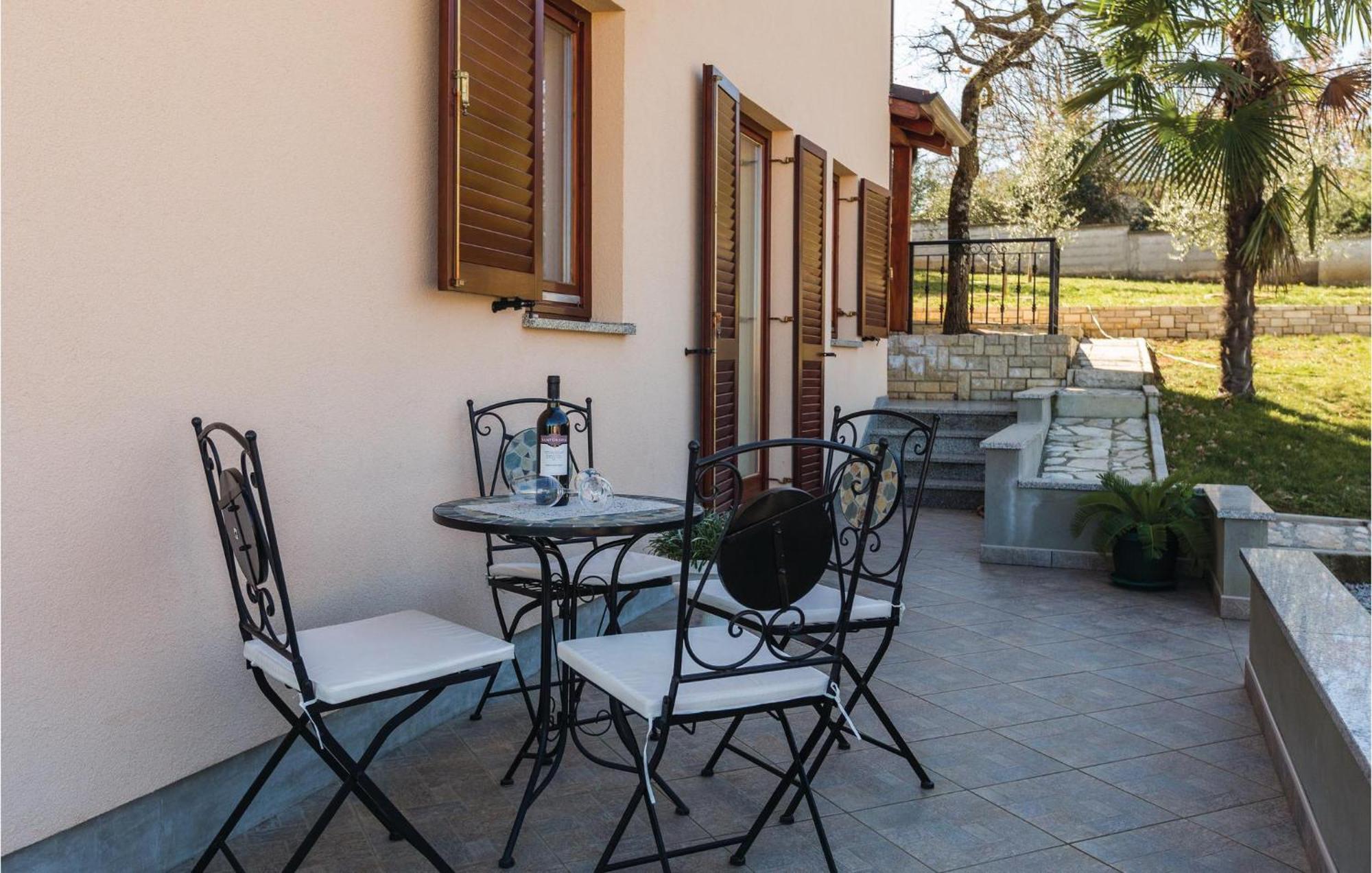 Amazing Apartment In Porec With Kitchen Buitenkant foto