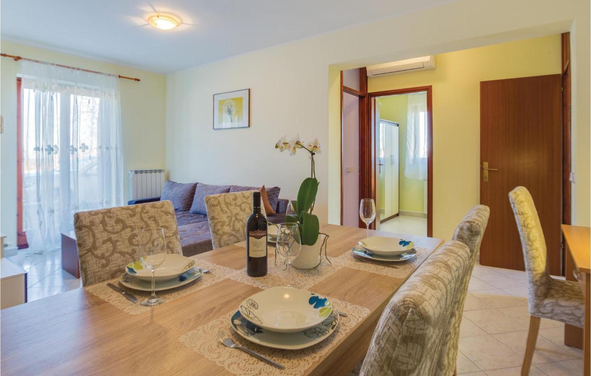 Amazing Apartment In Porec With Kitchen Buitenkant foto